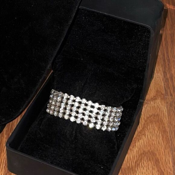 Vintage Rhinestone Necklace & Bracelet Set - Picture 6 of 8